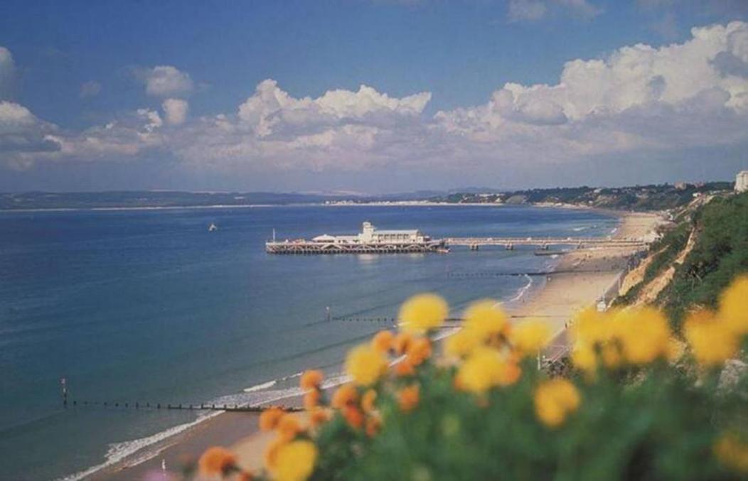 Bournecoast - Stylish Flat With Balcony - Sea Views - 10 Min Walk To Beach - Parking - Wifi - Fm8407 Bournemouth Exterior photo